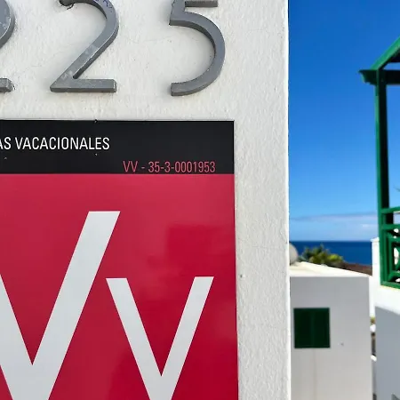 1 Bedroom With Fantastic Sea Views Apartment *