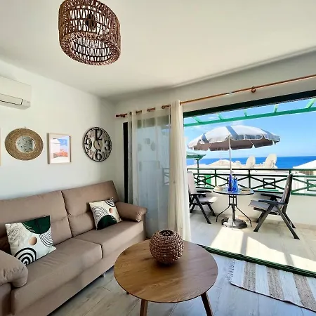 1 Bedroom With Fantastic Sea Views Apartment