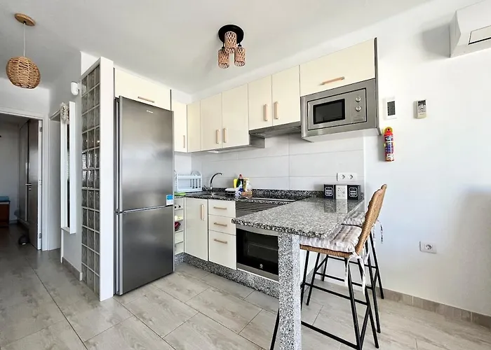 Apartamento 1 Bedroom With Fantastic Sea Views